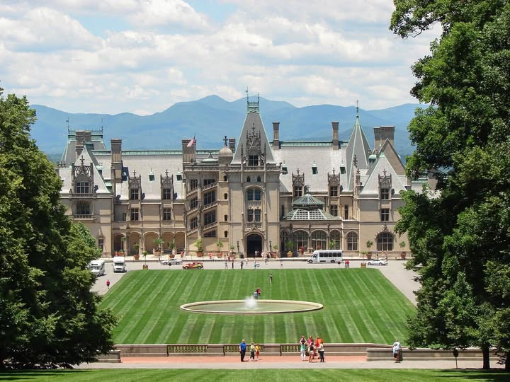 The Untold Story of Biltmore Estate: The Families, Farms, Cemeteries, and Secrets Behind America's Largest Home